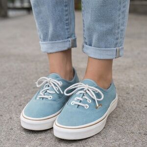 New without box Vans-Unisex classic design sneakers men 5.5 or women  7